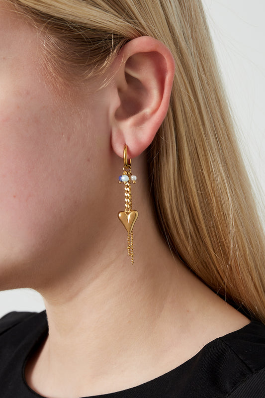 Oorbellen met hartjes bedel en blauwe kraaltjes - Goud