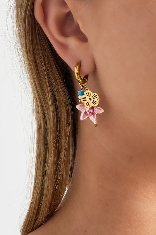 Oorbellen met roze bloem - Goud