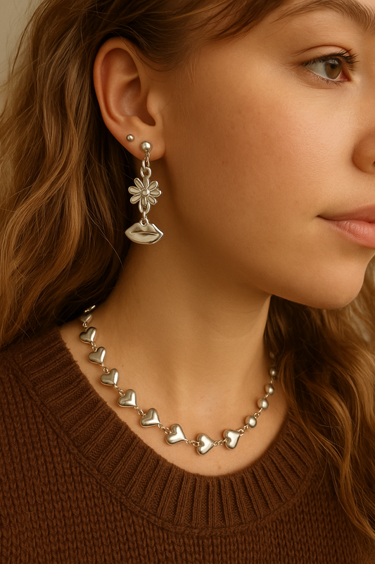 Oorbellen met bloem en kus - Zilver